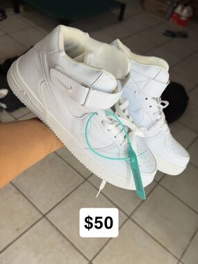 Nike Air Force 1 White High-Top Basketball Sneakers
